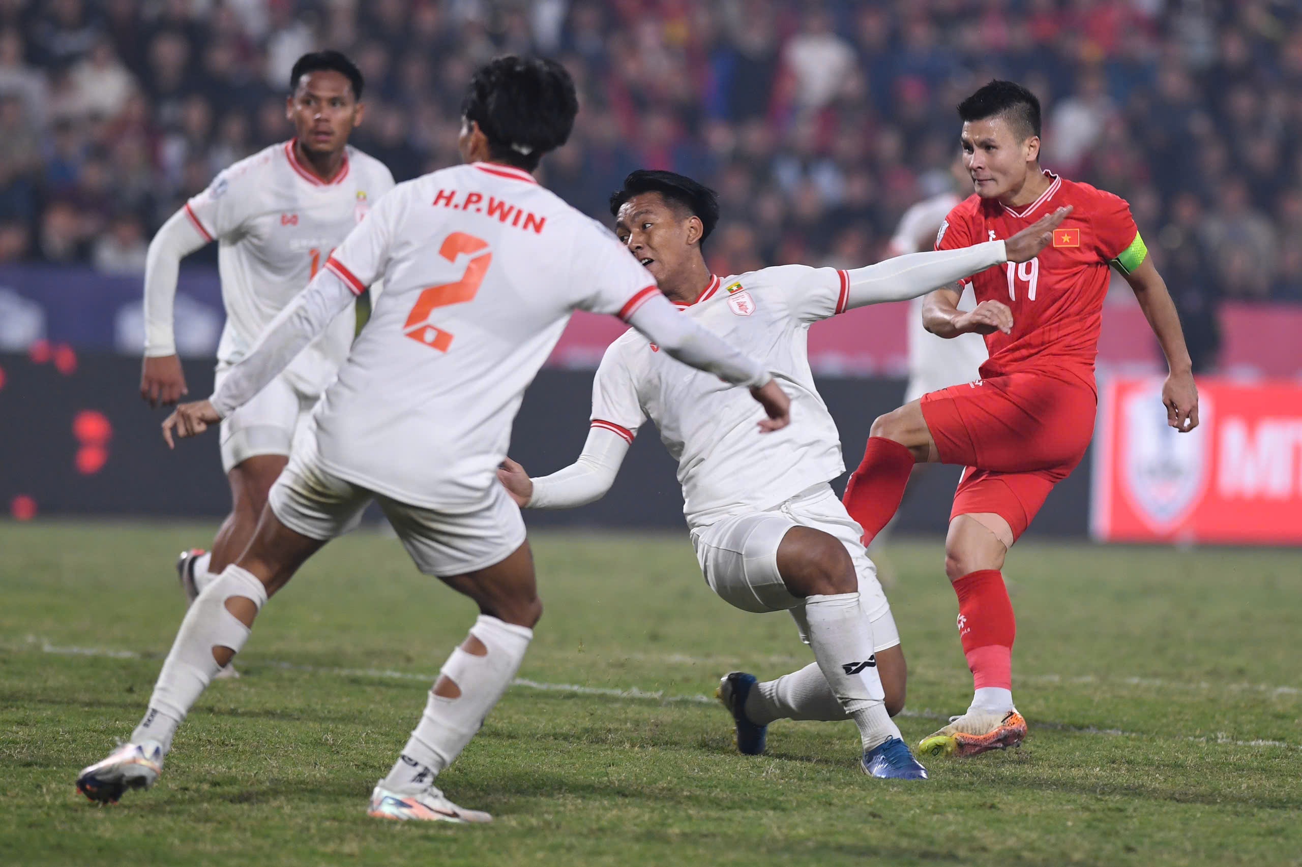 Việt Nam 5-0 Myanmar (Hiệp 2): Cú đúp của Xuân Son
