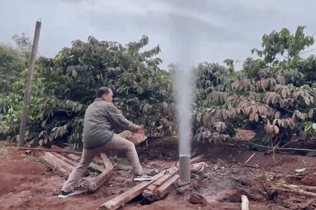 Vụ giếng khoan thứ 2 phun ra cột khí, nước cao gần 10m: Áp suất đã giảm