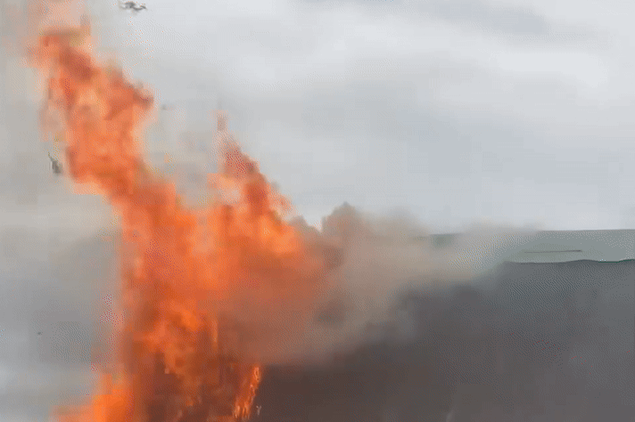 Nhà rông ở Kon Tum bị lửa thiêu rụi