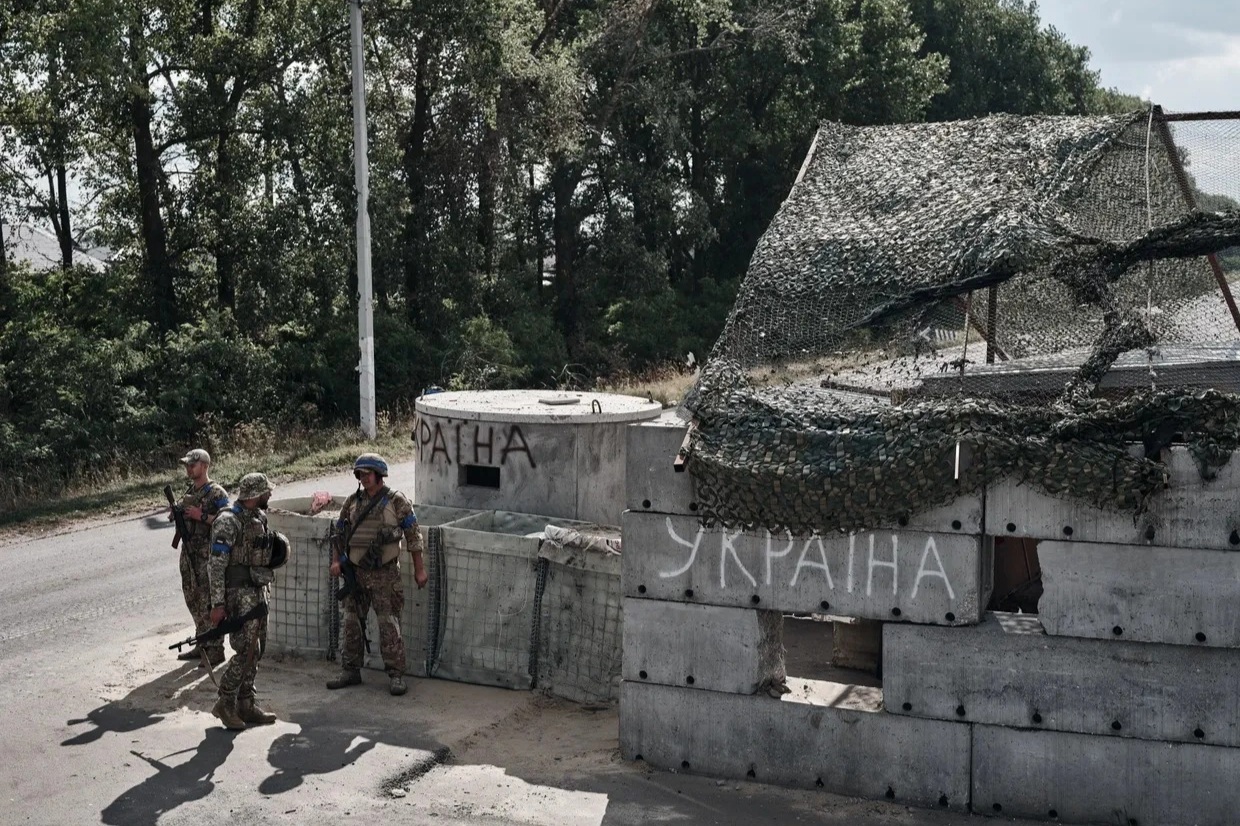 Động thái bất thường của lính Ukraine sau tối hậu thư đầu hàng ở Kursk