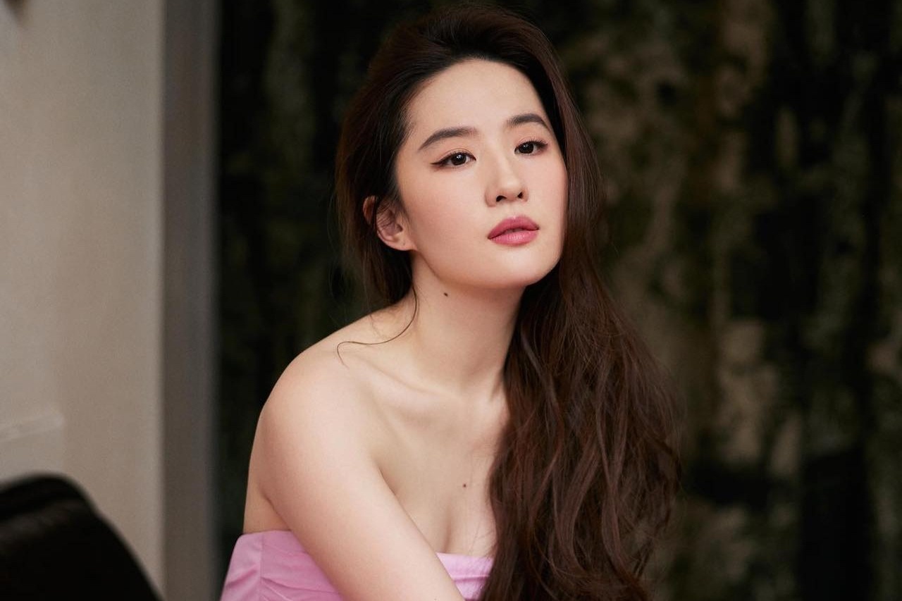 Bạn trai tin đồn kém tuổi của "thần tiên tỷ tỷ" Lưu Diệc Phi là ai?