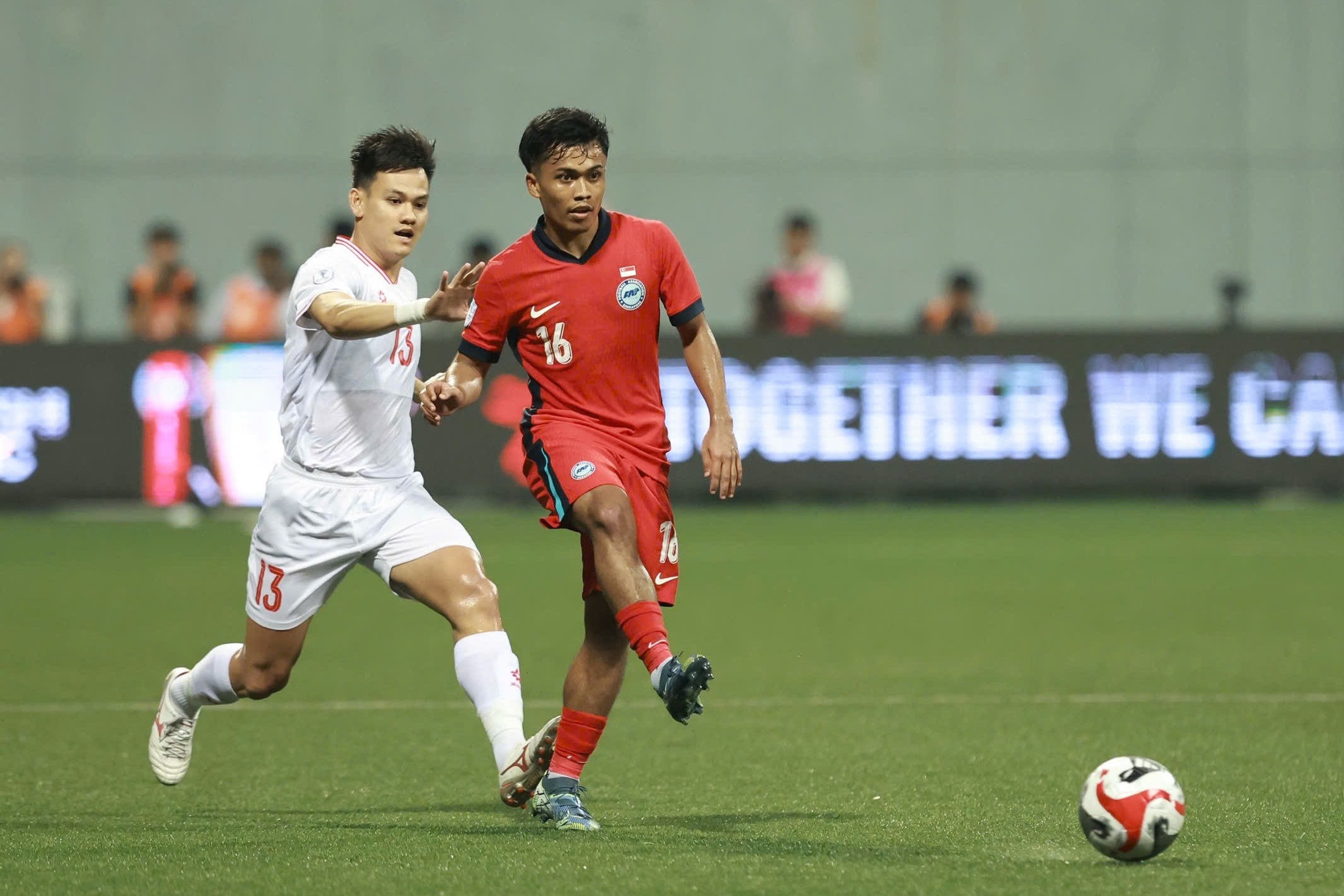 Singapore 0-0 Việt Nam (hiệp 2): VAR can thiệp bàn thắng của Xuân Son