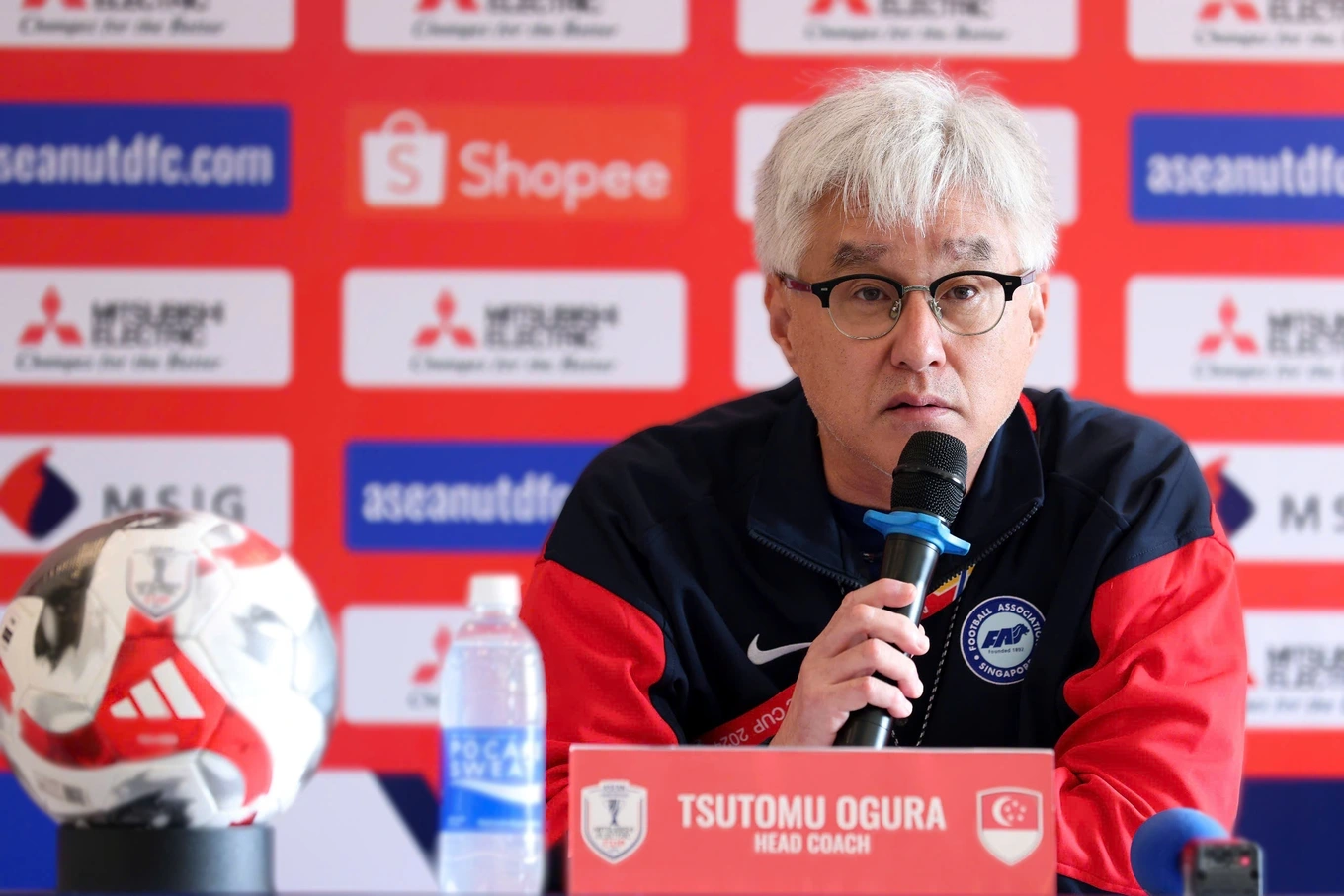 HLV Singapore nói gì khi đội nhà dừng bước ở AFF Cup 2024?