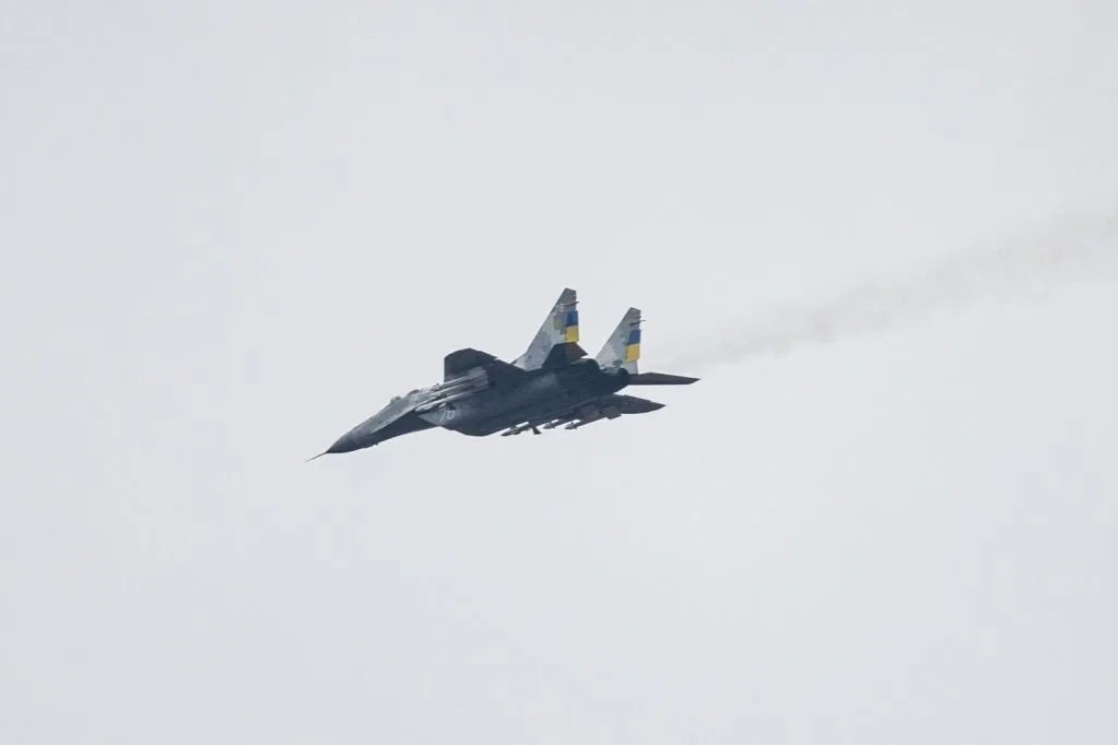 Nga nói phi công quân sự Ukraine đầu hàng ở Kursk, Kiev phản bác