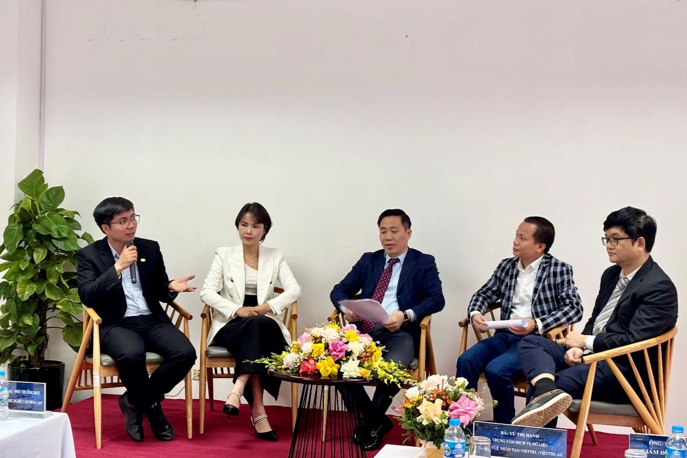 Bà Vũ Thị Hạnh: "AI đã trở thành nhu cầu thiết yếu trong doanh nghiệp"