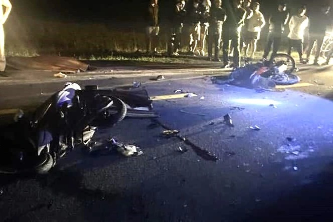 Hai xe máy va chạm trên quốc lộ, 3 người thương vong