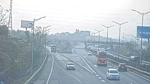 Tài xế đi ngược chiều cao tốc Nội Bài - Lào Cai bị trừ 10 điểm bằng lái
