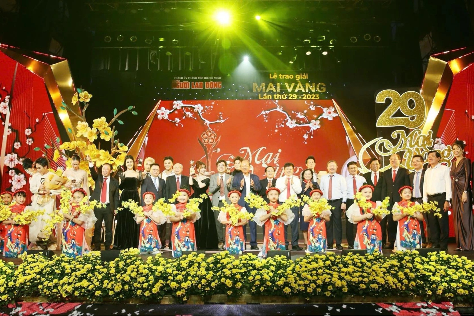 100 nghệ sĩ quy tụ tại giải Mai Vàng 2024