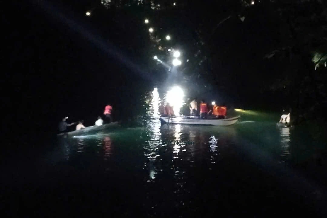 Phát hiện 2 mẹ con tử vong ở khe nước gần nhà