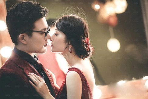 Thấy tôi hôn chàng trai này, chị bạn thân bất ngờ lao đến tát cho một cái
