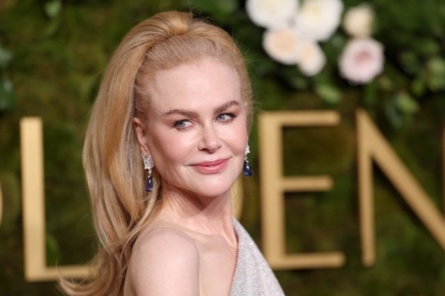 Nicole Kidman diễn cảnh "nóng" với bạn diễn kém 29 tuổi
