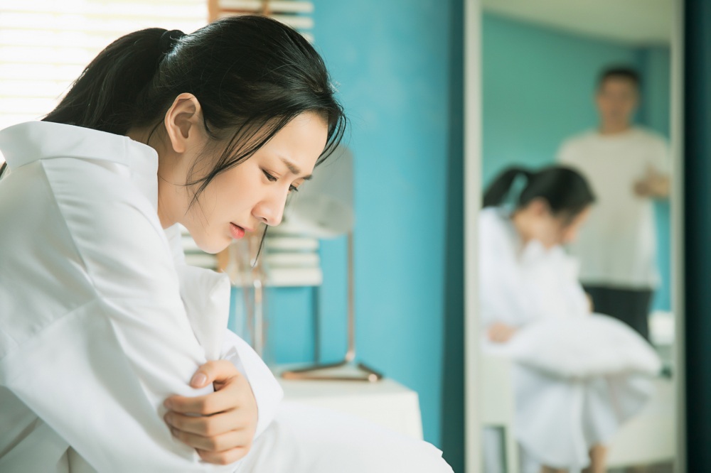 Đồng ý từ "chính thất" trở thành người thứ ba, tôi phải trả cái giá đau đớn