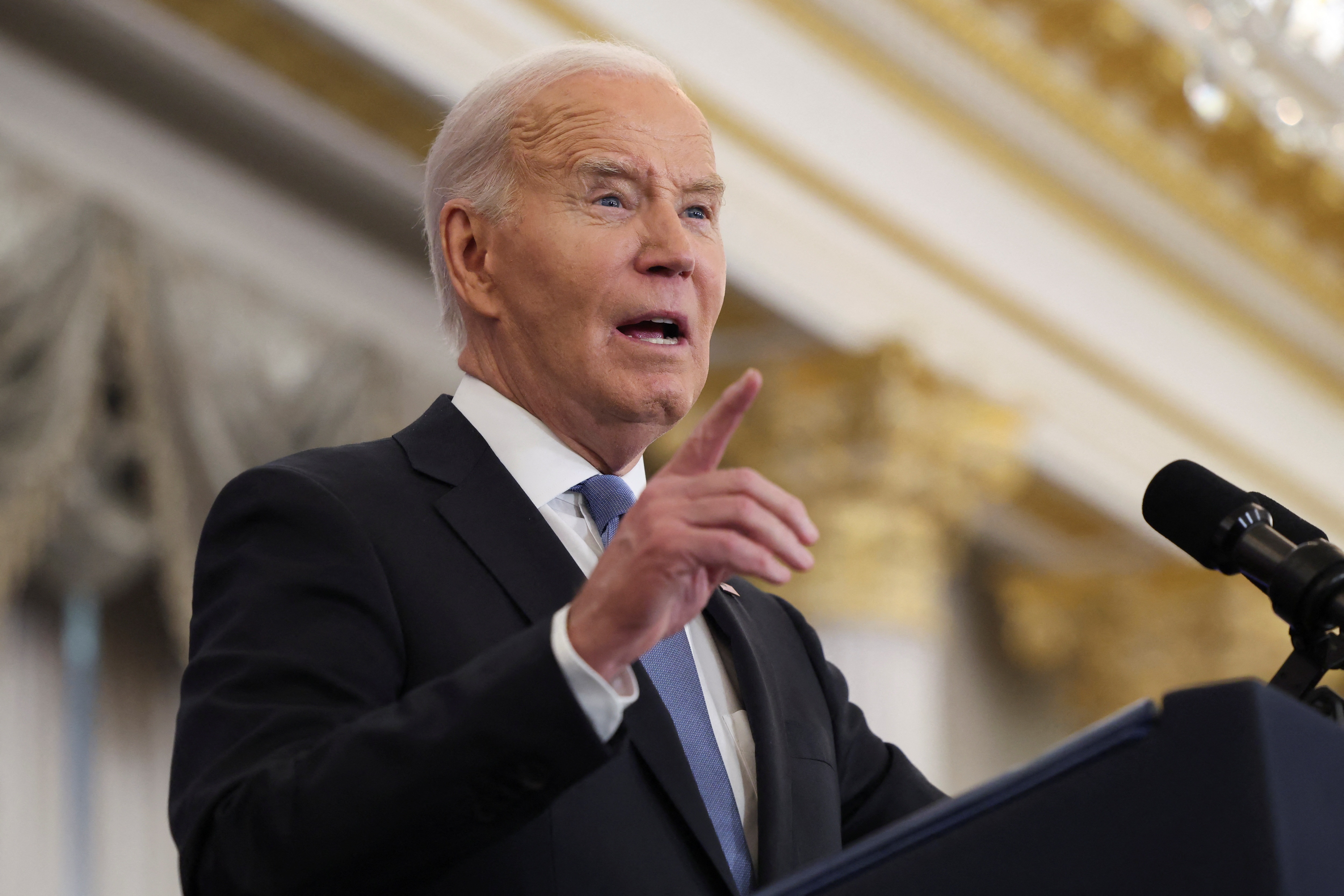 Ông Biden tuyên bố tránh được cuộc chiến giữa hai cường quốc hạt nhân