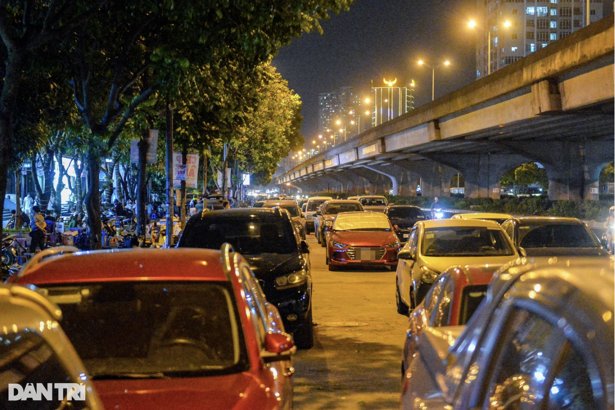 Dừng, đỗ ô tô như thế nào để không bị phạt?