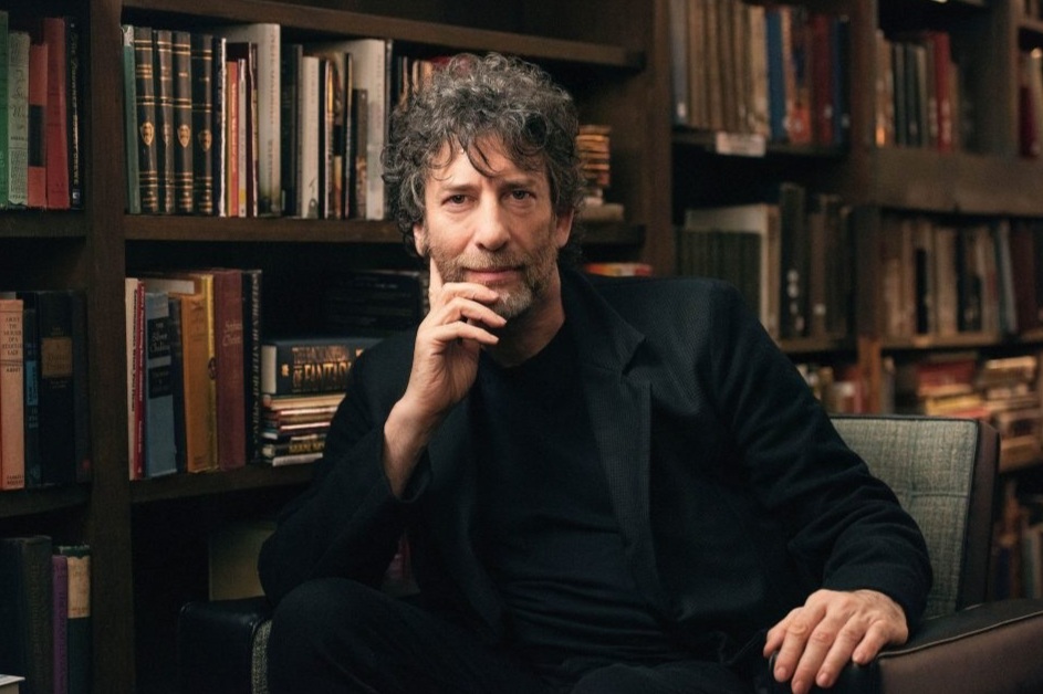 Bê bối tình dục chấn động thế giới của tác giả "Người cát" Neil Gaiman