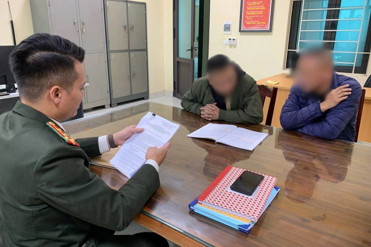Xử phạt 3 đối tượng lập hai nhóm kín "báo chốt CSGT" ở Phú Thọ