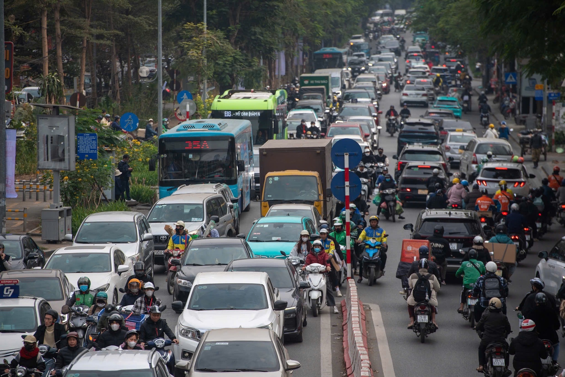 Thủ tướng ra công điện yêu cầu ngăn ùn tắc và tai nạn giao thông dịp Tết