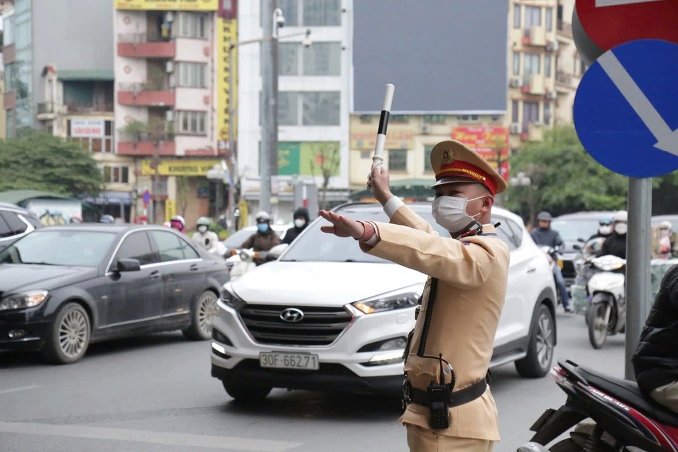 Hà Nội cấm nhiều tuyến đường trong chiều tối nay và mai