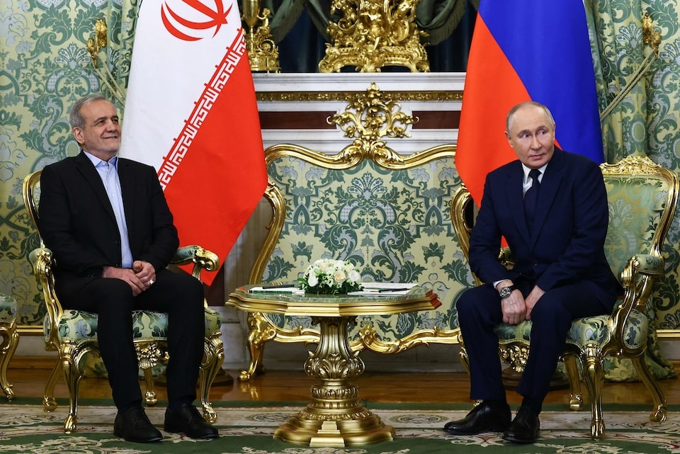 Nga, Iran ký hiệp ước 20 năm, bắt tay đối phó "bão" trừng phạt phương Tây