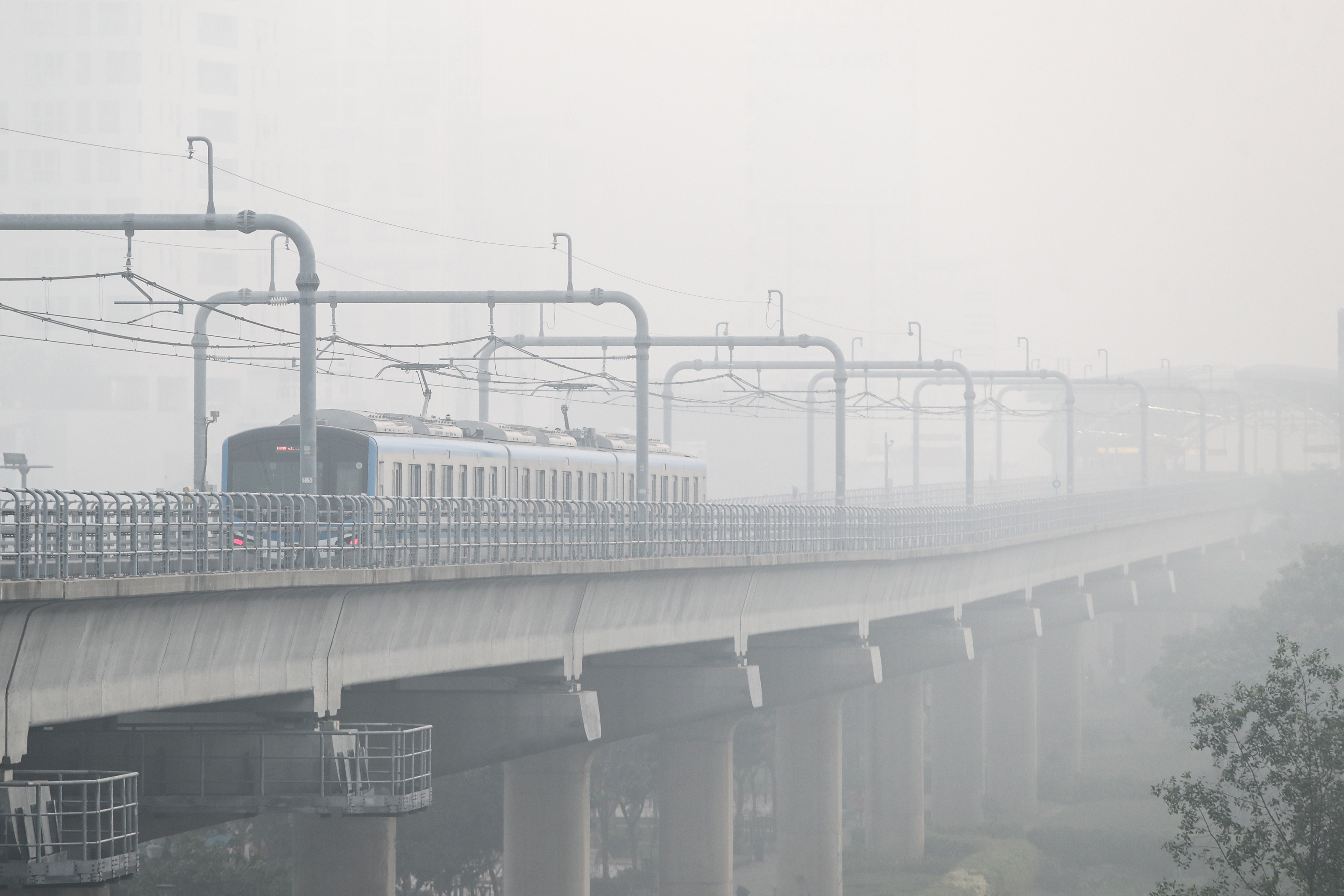 TPHCM se lạnh, chìm trong sương mù những ngày giáp Tết Nguyên đán