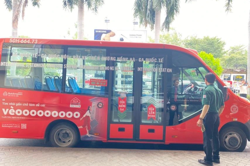 Xe buýt miễn phí trung chuyển từ Tân Sơn Nhất dịp Tết Ất Tỵ