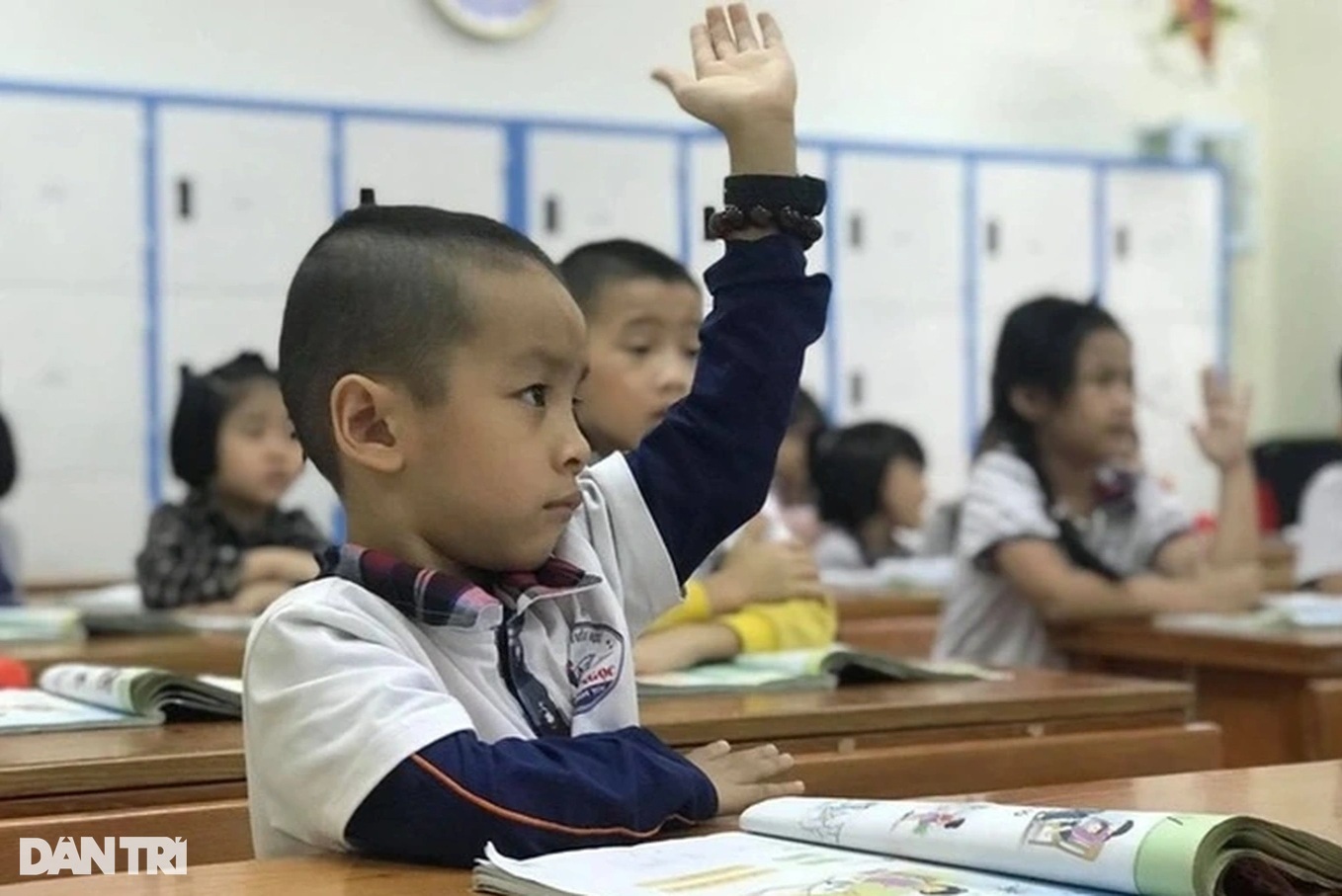 Quy định về dạy thêm gây băn khoăn, Chính phủ yêu cầu Bộ Giáo dục rà soát