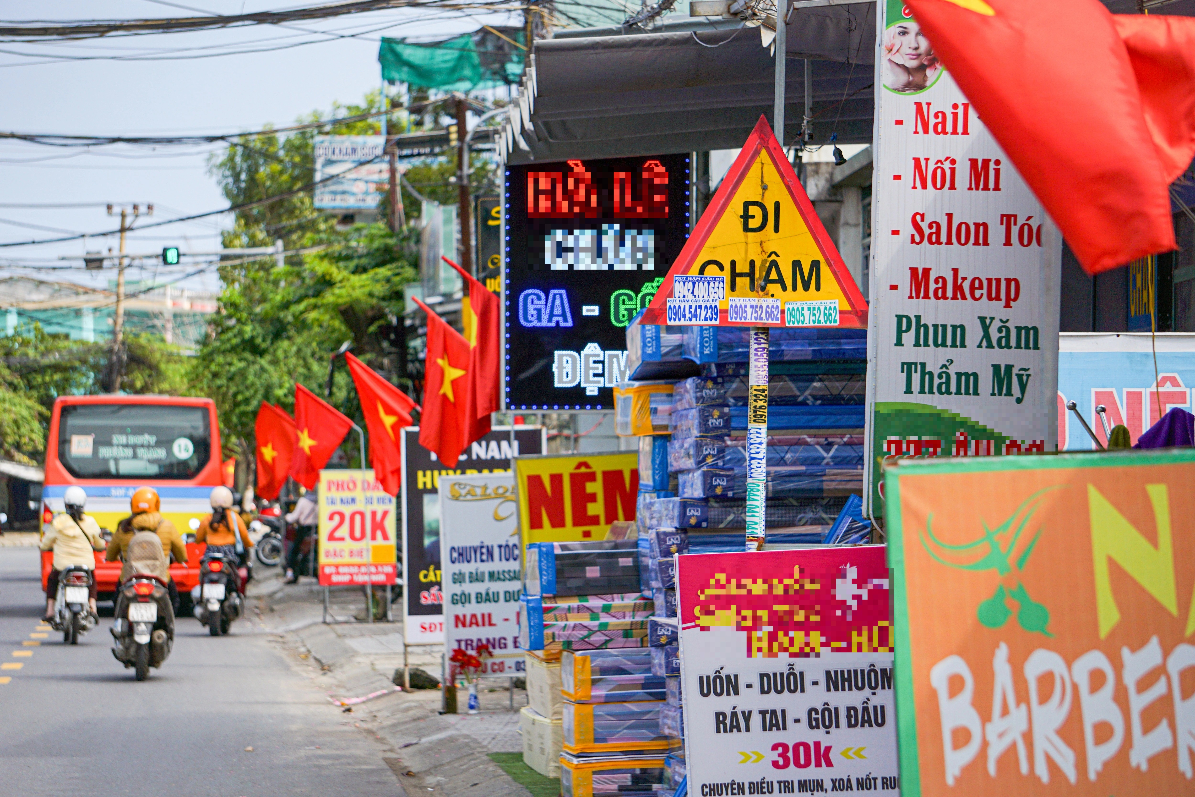 "Ma trận" biển báo giao thông: Phản hồi từ thành phố Đà Nẵng