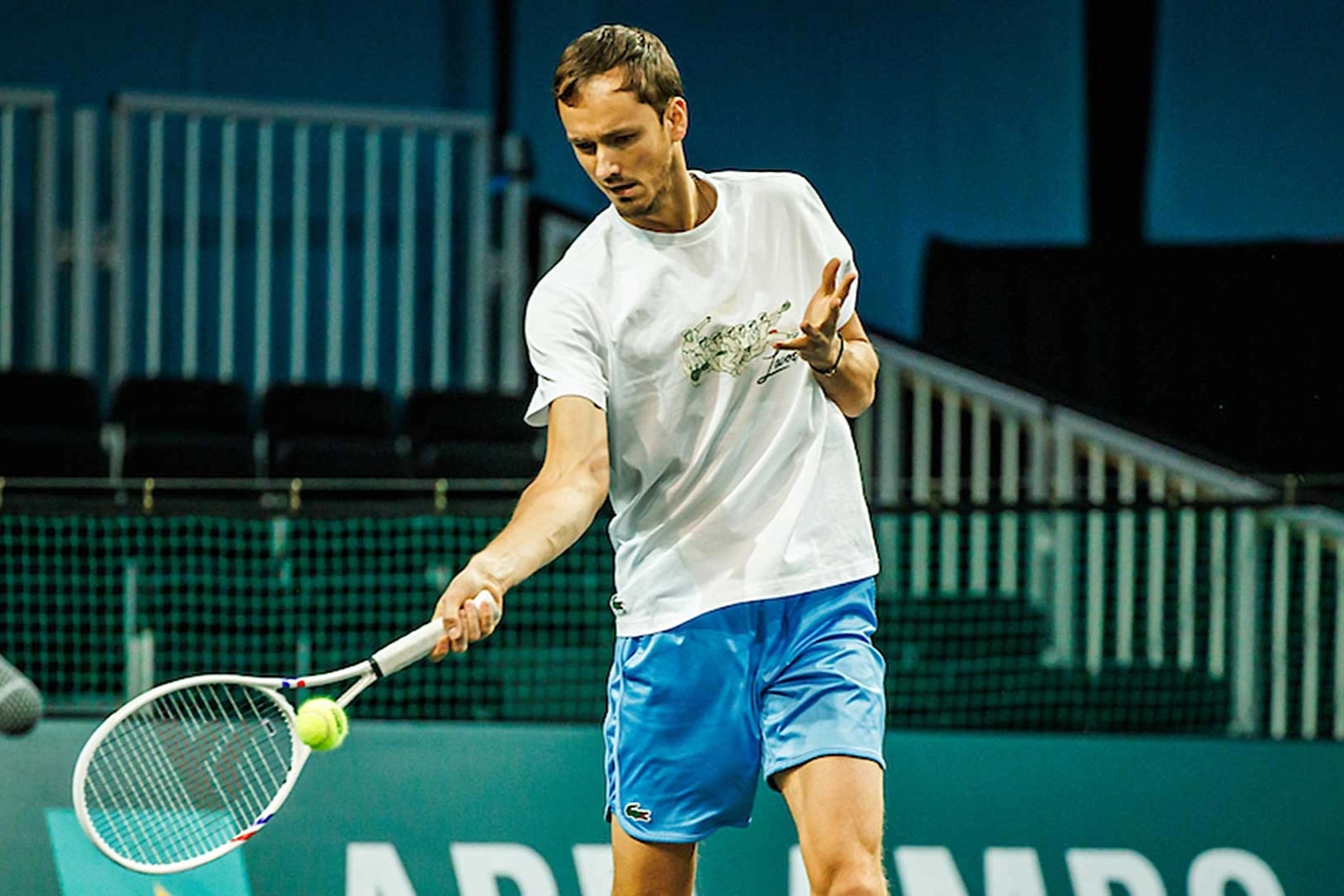 Daniil Medvedev sa sút phong độ, bị loại sớm ở Rotterdam Open