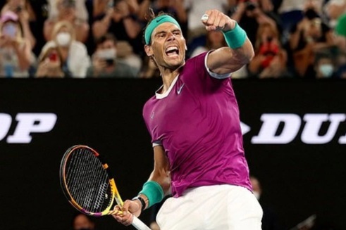 Bán học viện quần vợt, Rafael Nadal thu về bộn tiền