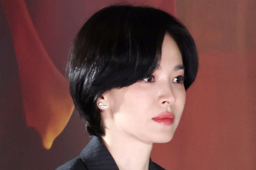 "Nữ thần nhan sắc xứ Hàn" Song Hye Kyo bị miệt thị ngoại hình