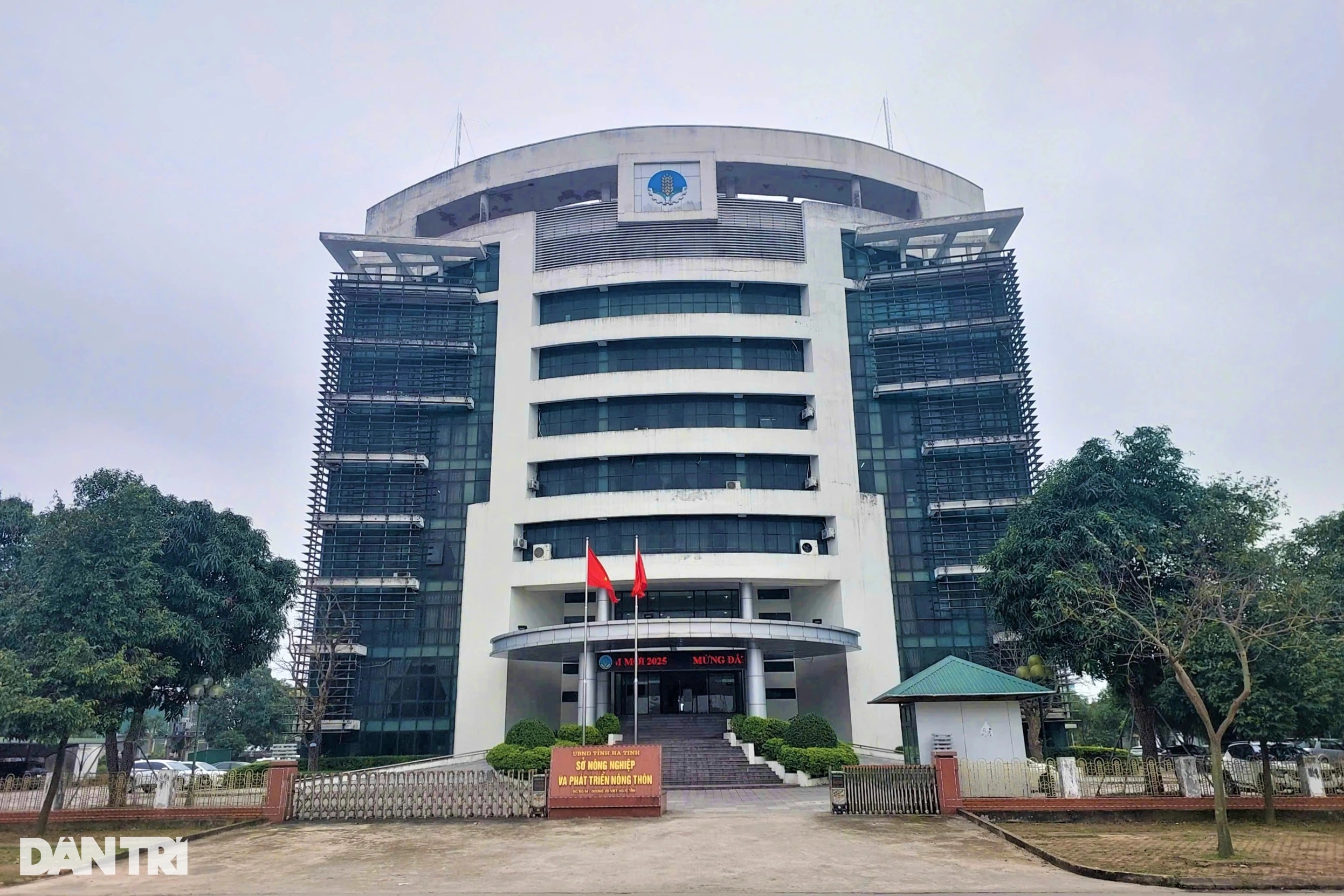 Nhiều lãnh đạo chủ chốt nghỉ trước tuổi: "Rất băn khoăn nhưng sẽ đồng ý"