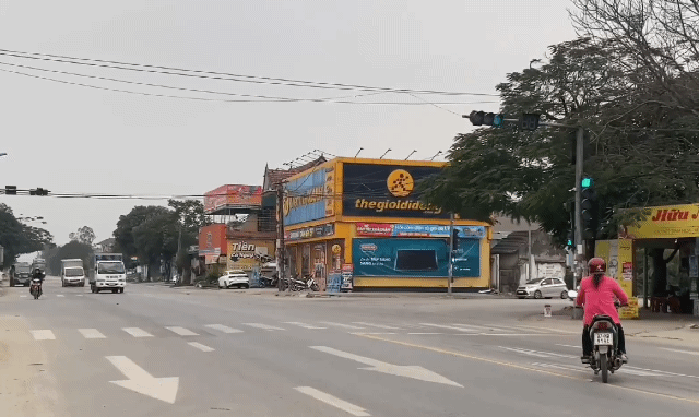 Đèn tín hiệu "nhảy múa", người tham gia giao thông lo bị phạt oan