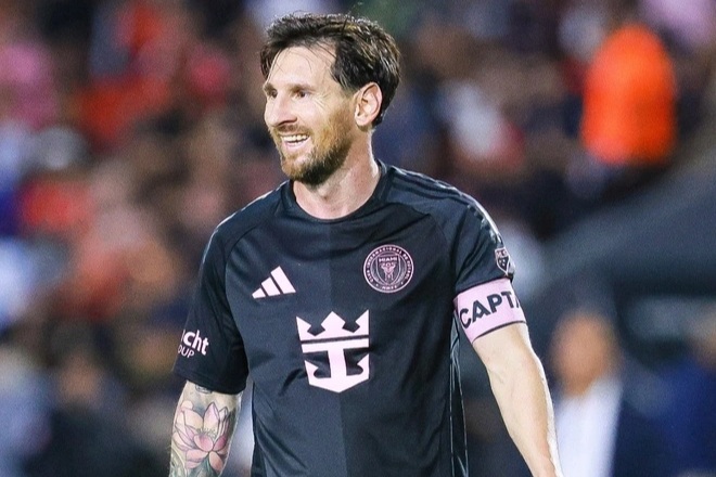 Lionel Messi rực sáng, "trả lời" dõng dạc C.Ronaldo