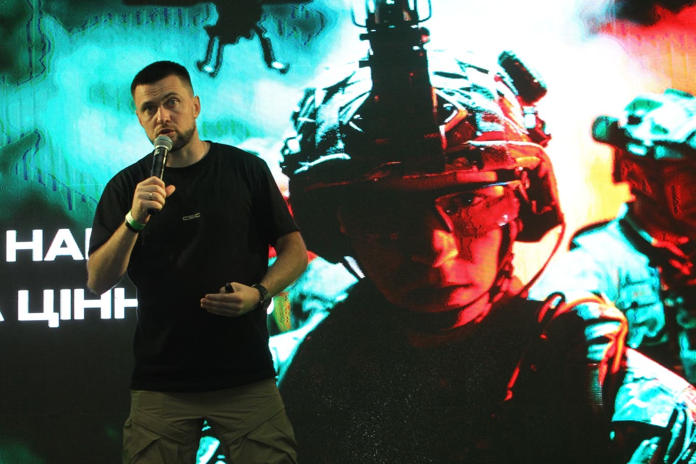 Rapper nổi tiếng Ukraine chế tạo UAV "Ma cà rồng" chiến đấu với Nga