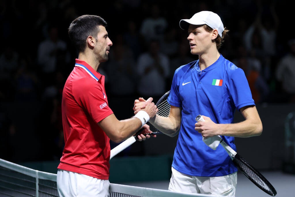Sinner cân bằng kỷ lục của Alcaraz, chờ đấu Djokovic ở Qatar Open