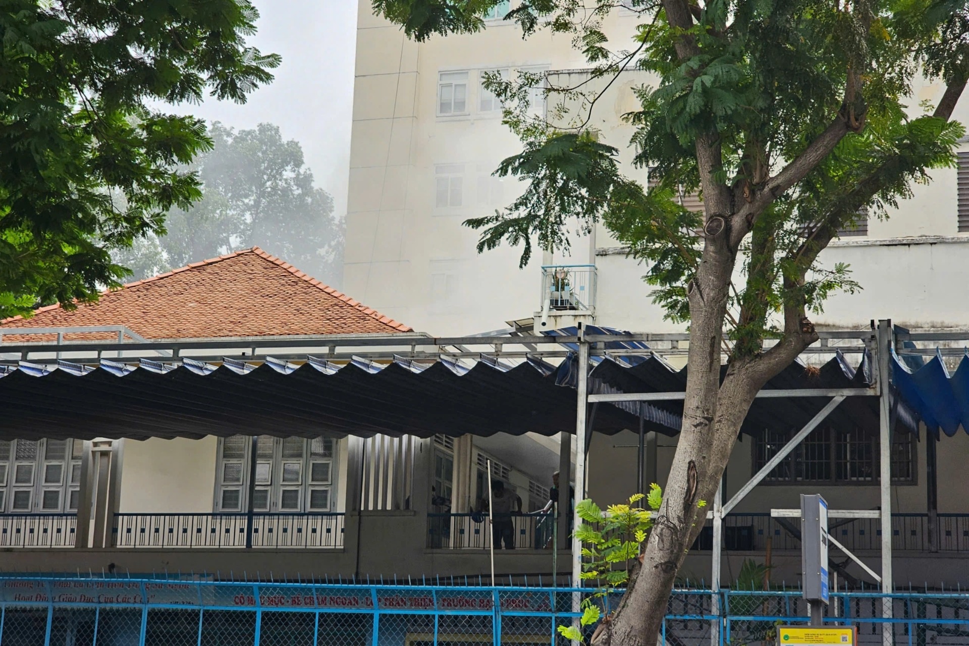 Cháy tại lớp mẫu giáo ở TPHCM, hàng trăm học sinh được sơ tán