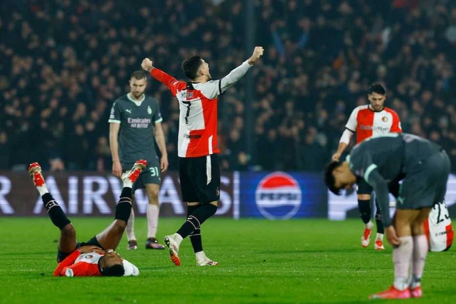AC Milan gây thất vọng tại trận lượt đi vòng play-off Champions League