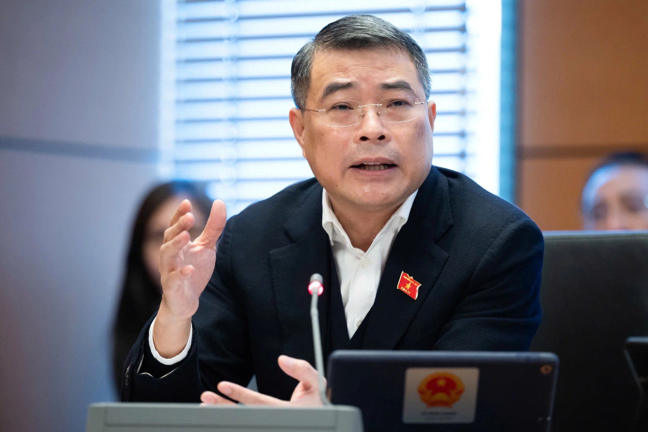 "Chấm dứt hoạt động của công an huyện, phải tính tổ chức lại VKS và tòa án"