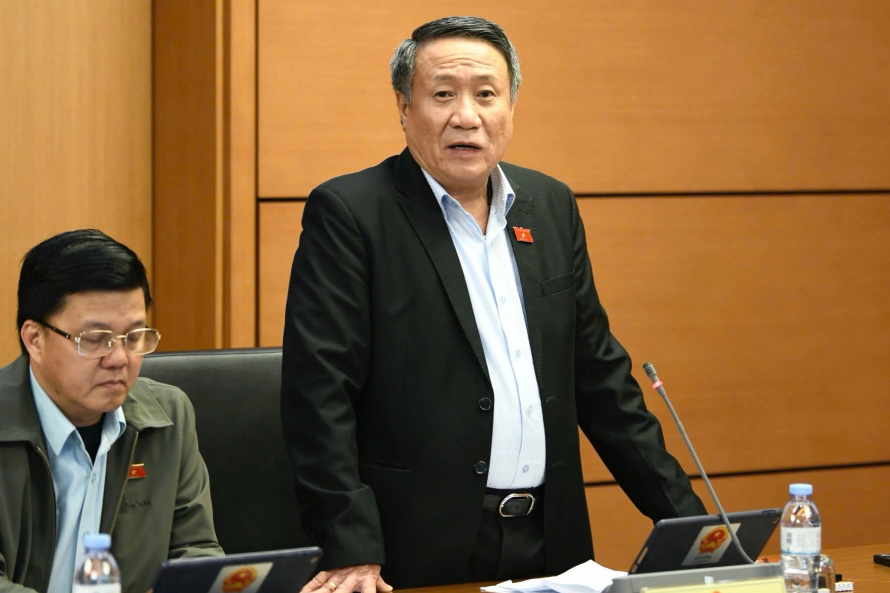 "Nếu dính chiến tranh thương mại, Việt Nam khó đạt tăng trưởng 8%"