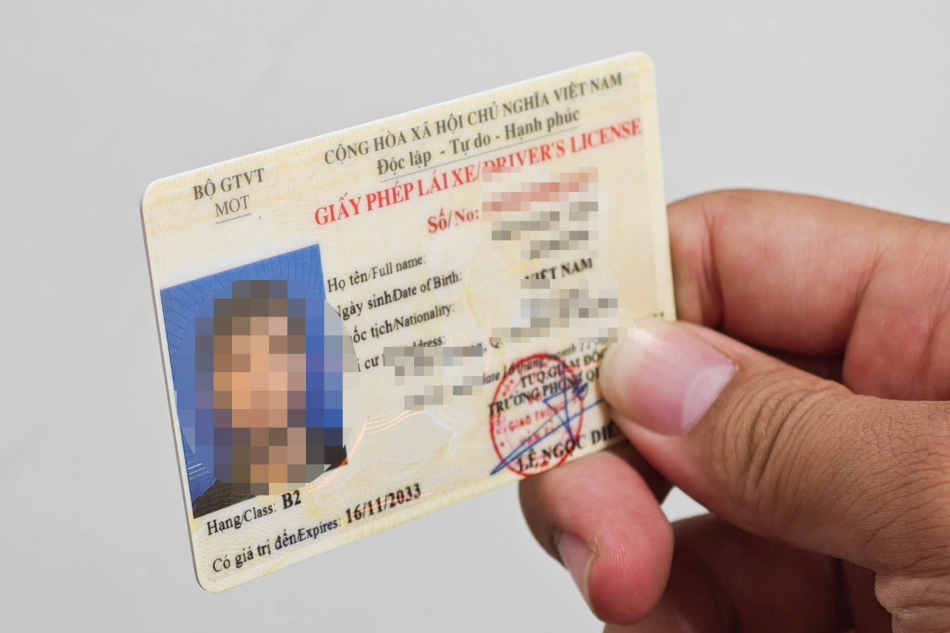 Xem xét cho tài xế B1, B2 đổi nhầm bằng được rút hồ sơ