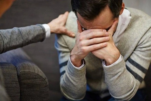 Vợ ngoại tình nhưng tôi lại bị họ hàng trách mắng, con cái xa lánh