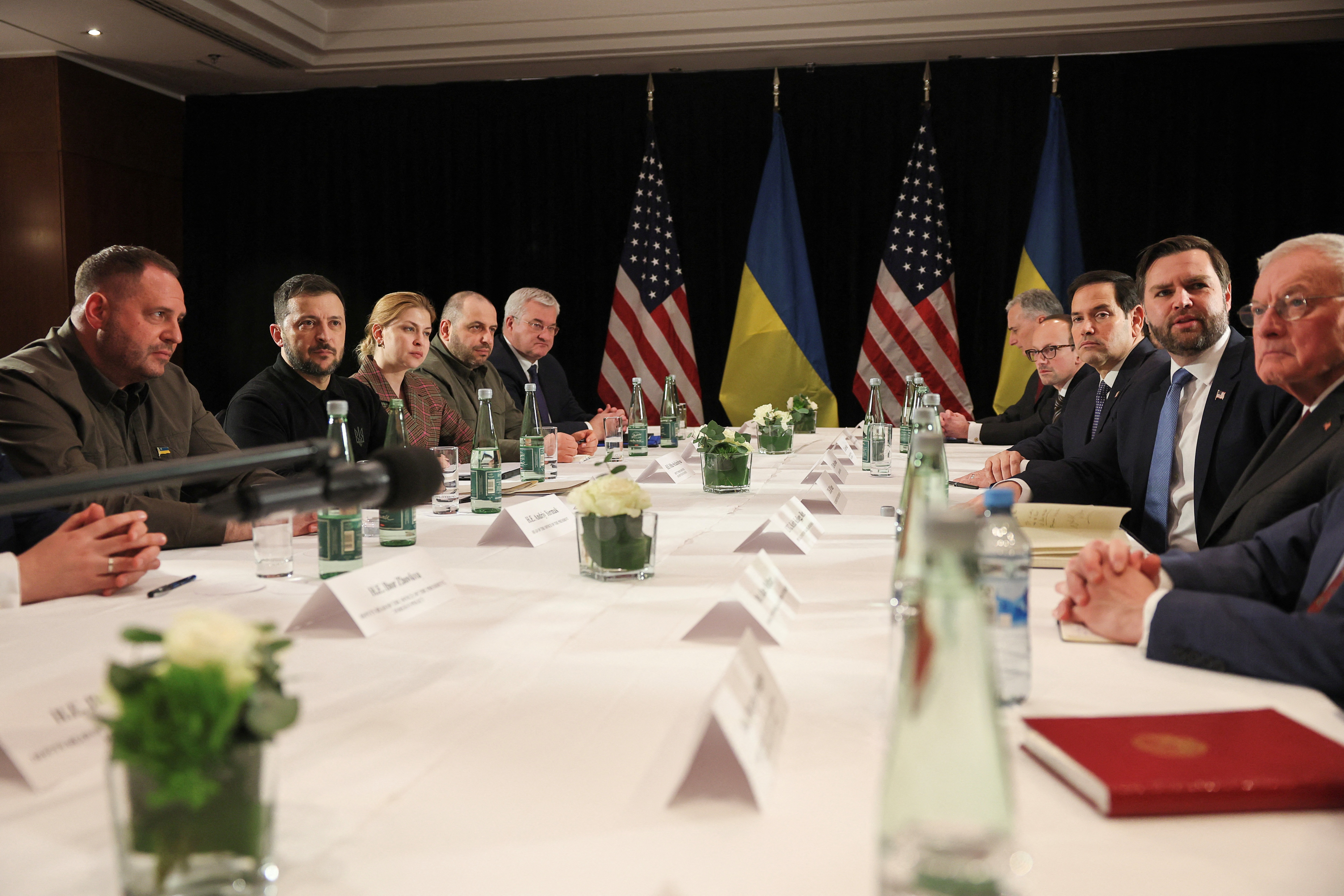 Tổng thống Zelensky: Không chấp nhận thỏa thuận đạt được sau lưng Ukraine