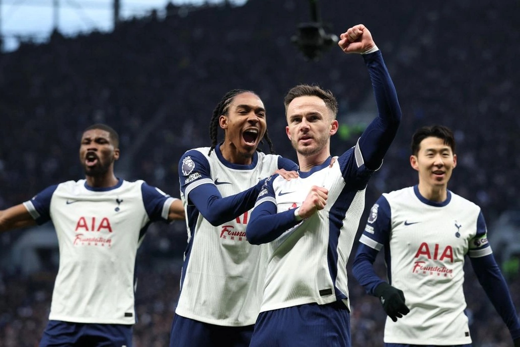 Tottenham đẩy Man Utd xuống gần khu vực xuống hạng