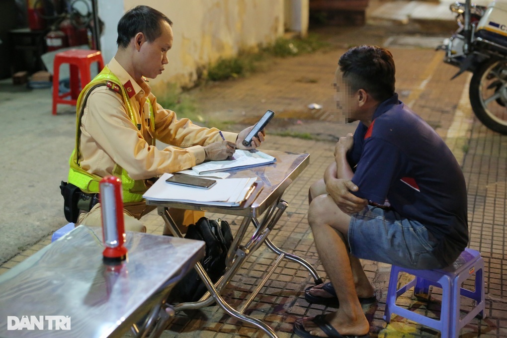 Chủ tịch TPHCM yêu cầu xử lý vi phạm giao thông phải khách quan, công tâm