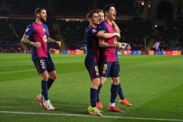 Barcelona vượt qua Real Madrid và Atletico, giành ngôi đầu bảng La Liga
