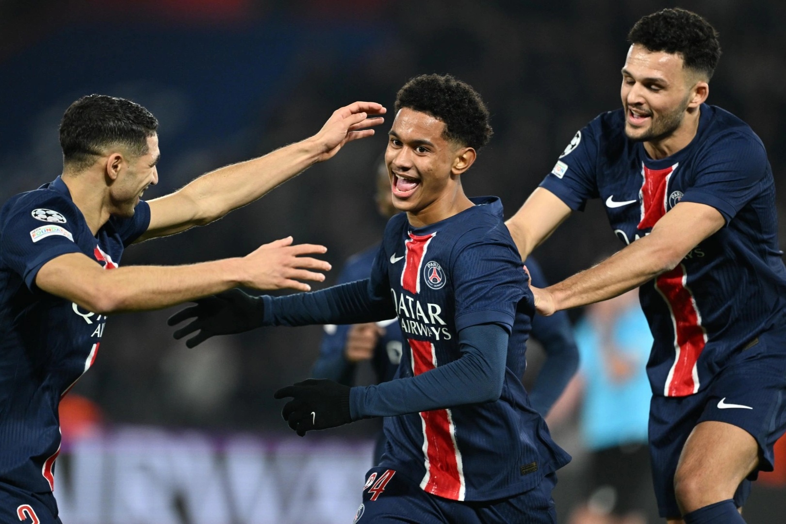 Vùi dập đối thủ 7-0, PSG hiên ngang tiến vào vòng 1/8 Champions League
