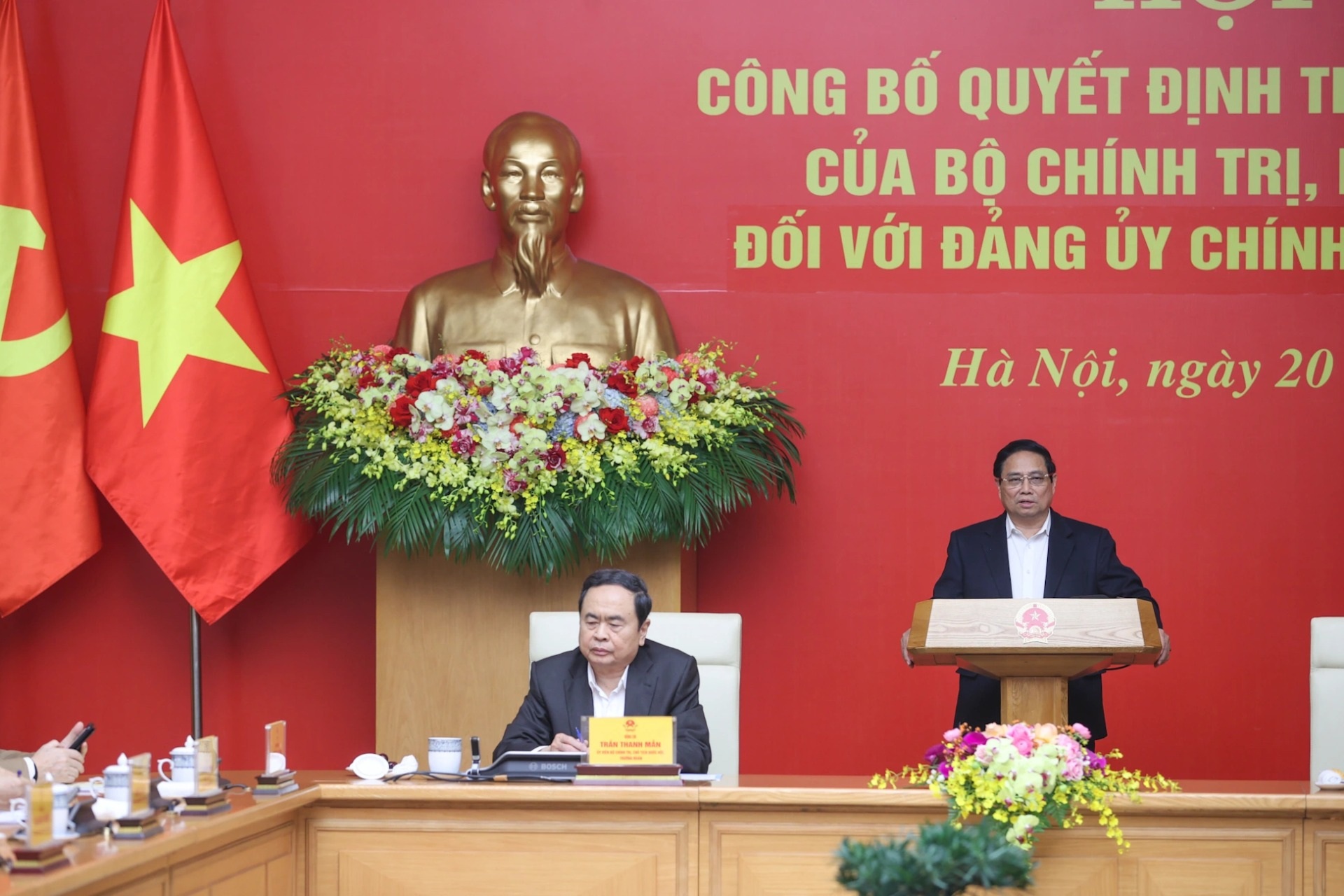 Bộ Chính trị lập đoàn kiểm tra với Đảng ủy Chính phủ và Đảng ủy Quốc hội