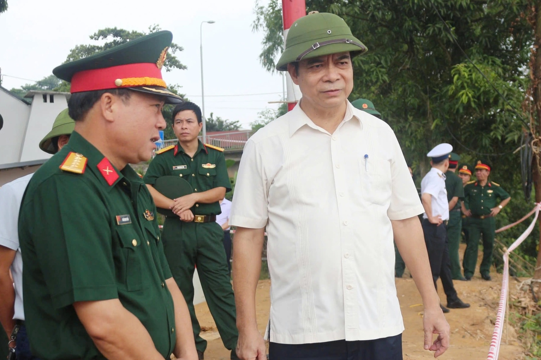 Phó Chủ tịch tỉnh Phú Thọ và 7 lãnh đạo sở xin nghỉ hưu sớm