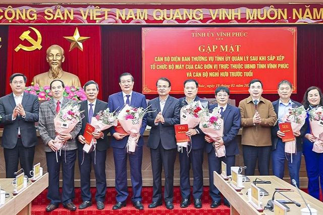 9 cán bộ Ban Thường vụ Tỉnh ủy Vĩnh Phúc quản lý xin nghỉ hưu sớm