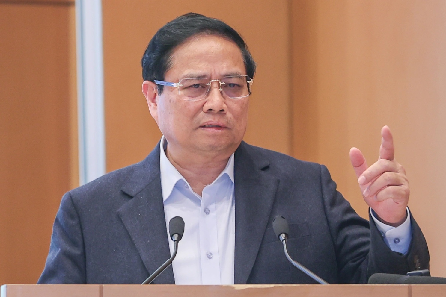 Thủ tướng gợi ý xây tàu điện ngầm nối sân bay Tân Sơn Nhất và Long Thành